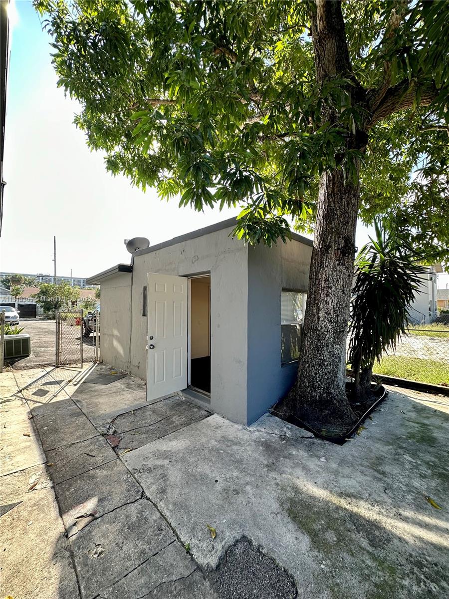 See details / 3430 sq. ft. $ 2023-01-16 0 Photo