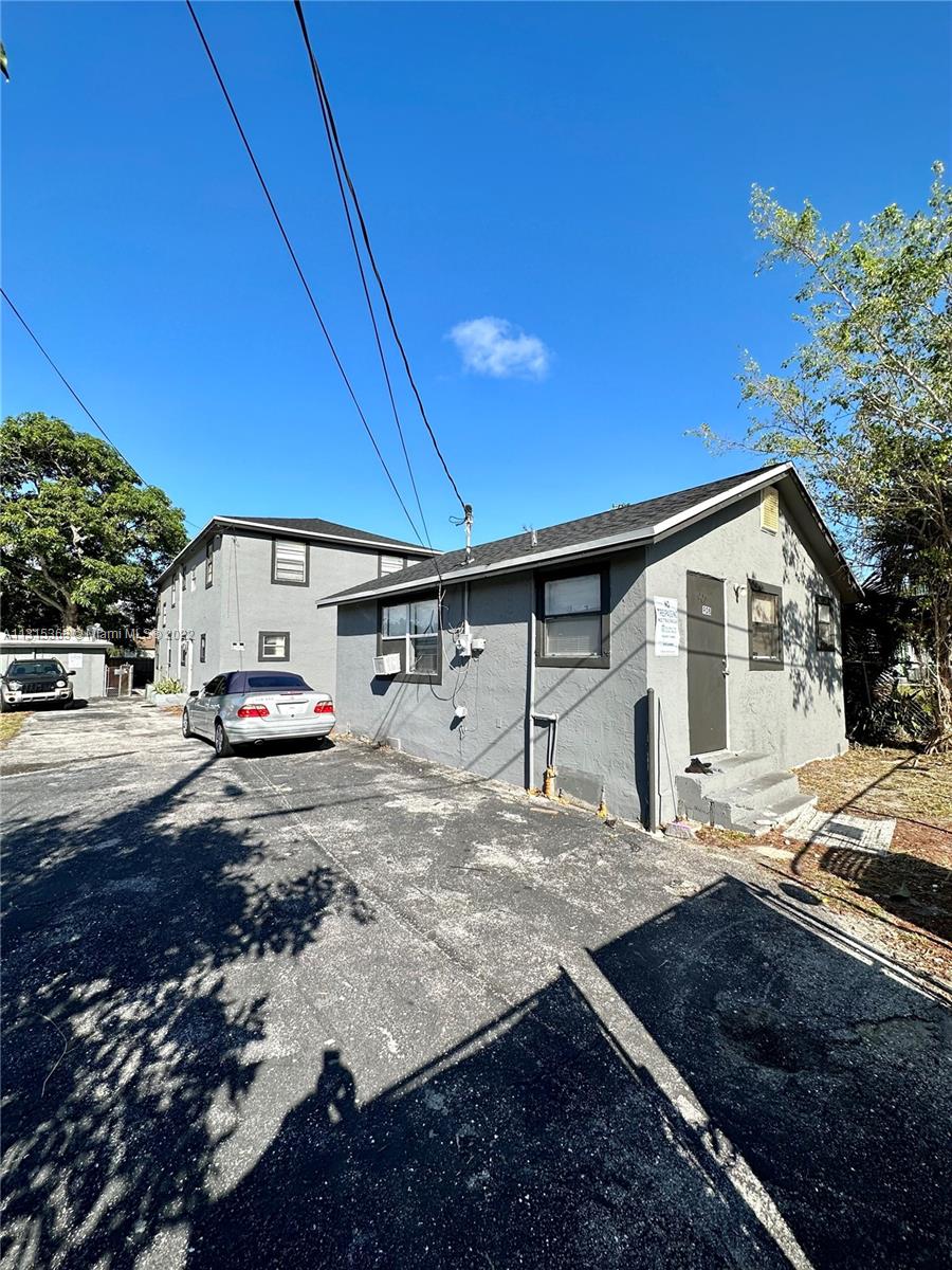 See details / 3430 sq. ft. $ 2023-01-16 0 Photo