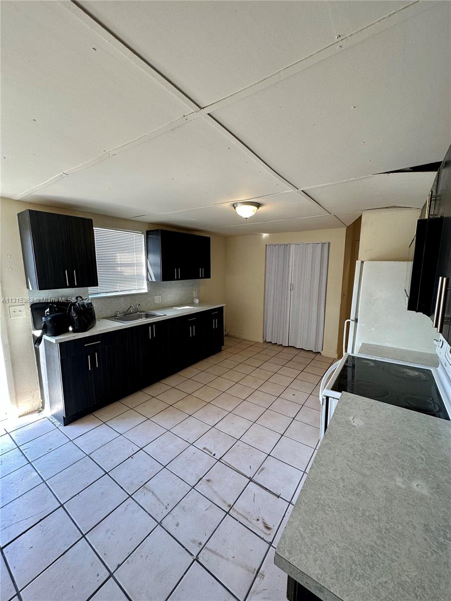 See details / 3430 sq. ft. $ 2023-01-16 0 Photo