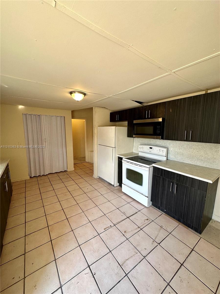 See details / 3430 sq. ft. $ 2023-01-16 0 Photo
