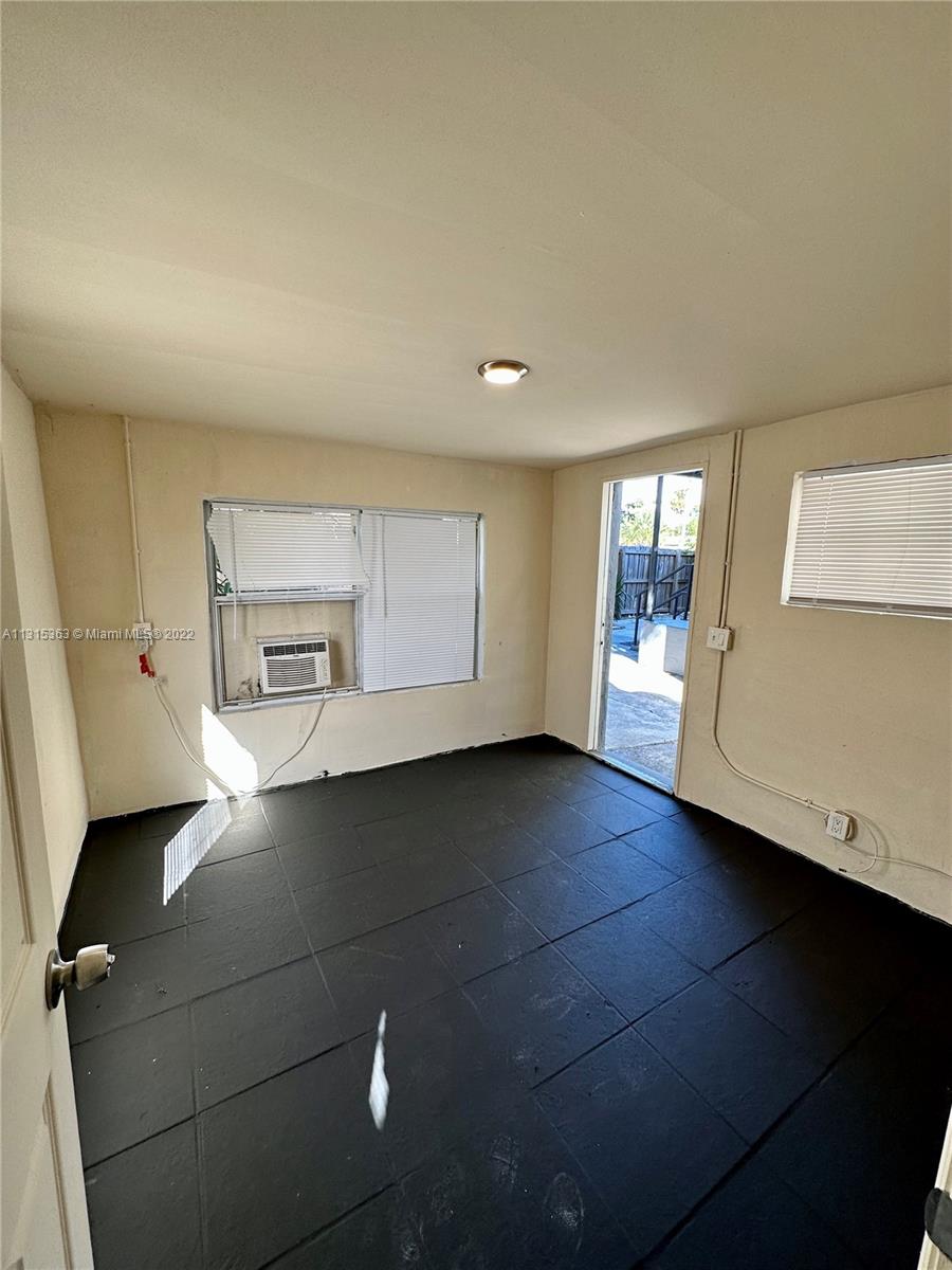 See details / 3430 sq. ft. $ 2023-01-16 0 Photo