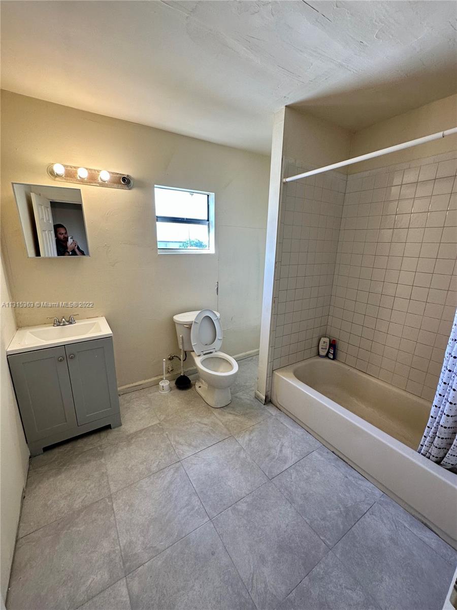 See details / 3430 sq. ft. $ 2023-01-16 0 Photo