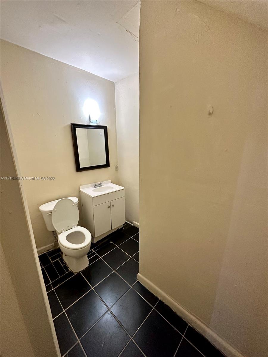 See details / 3430 sq. ft. $ 2023-01-16 0 Photo