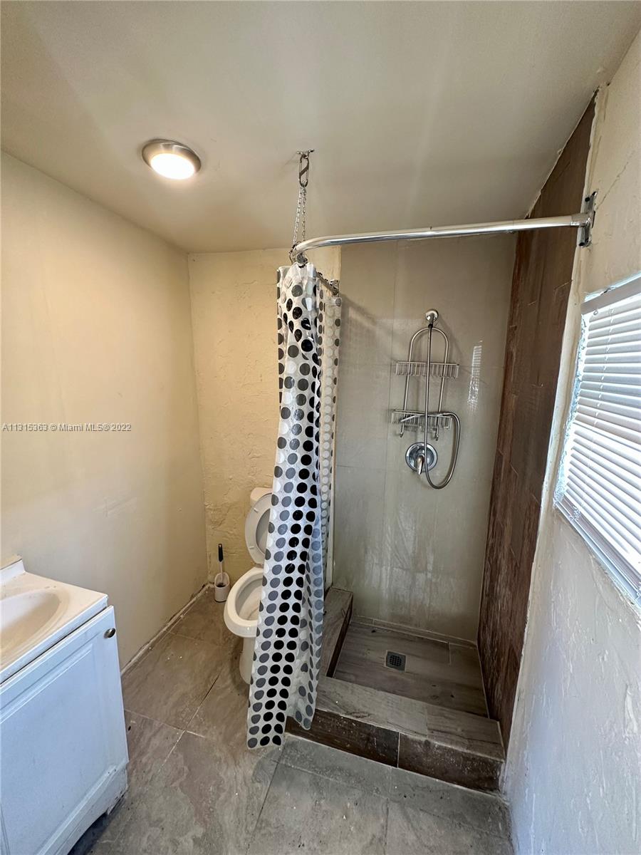 See details / 3430 sq. ft. $ 2023-01-16 0 Photo