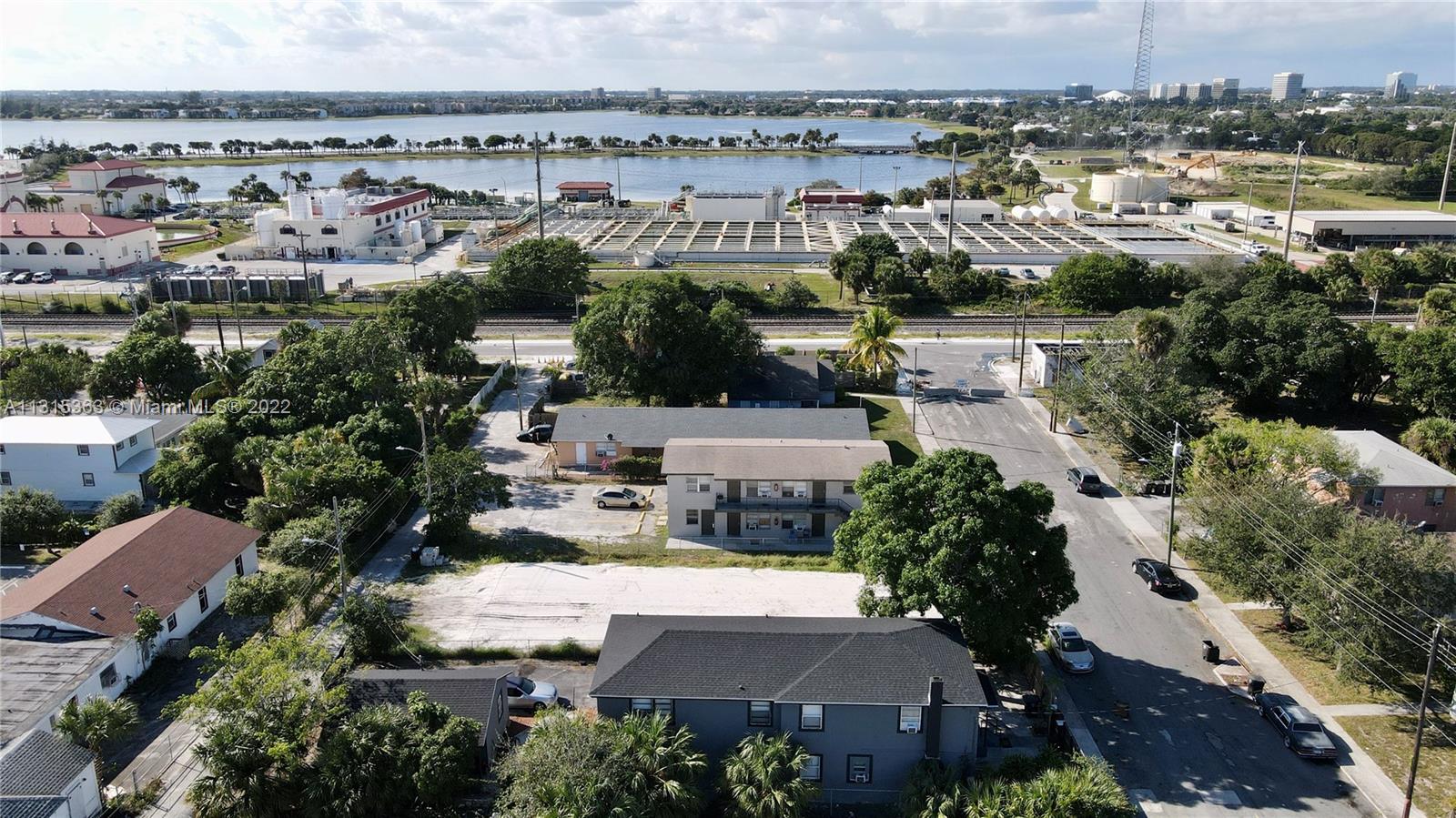 See details / 3430 sq. ft. $ 2023-01-16 0 Photo