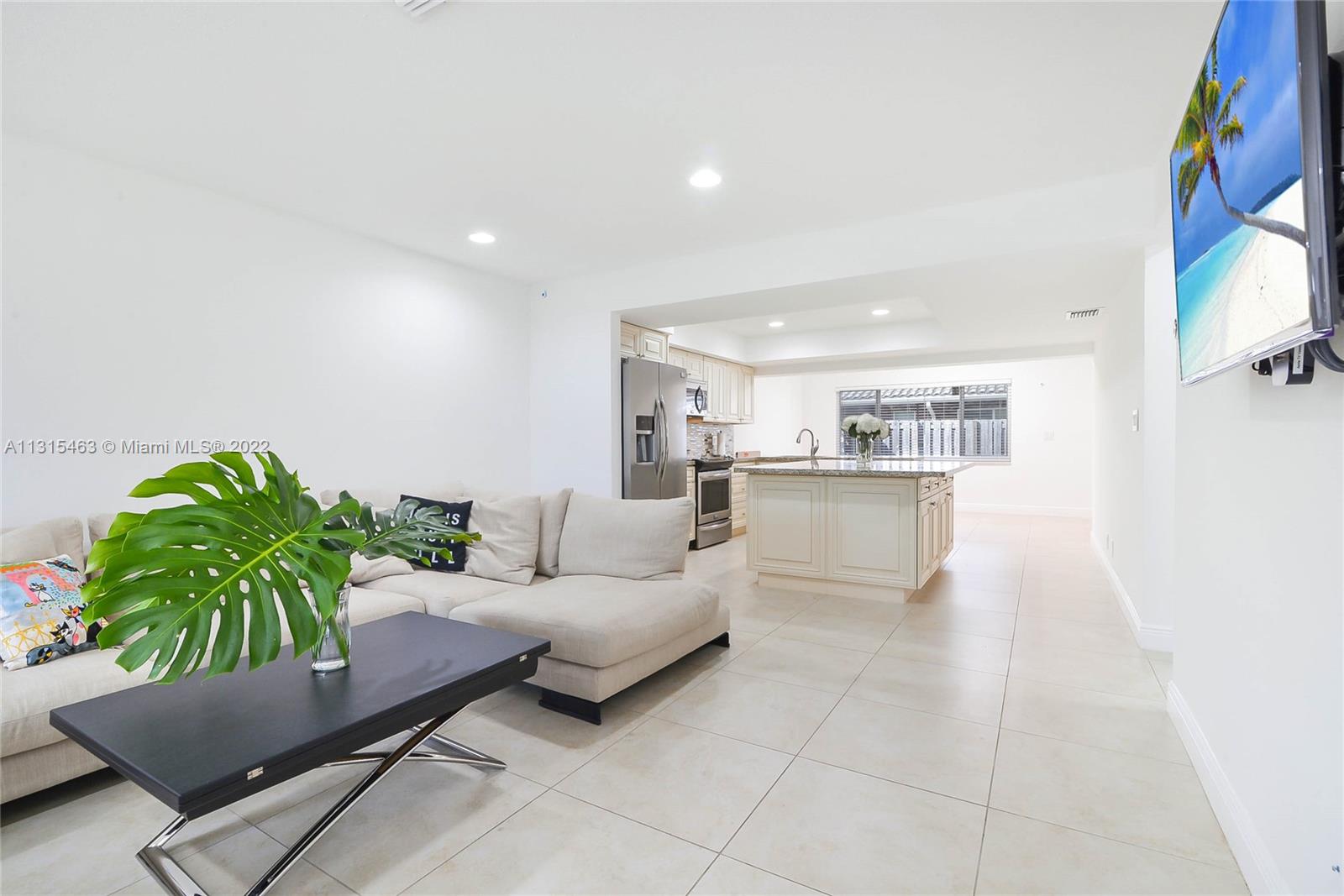 See details / 2807 sq. ft. $ 2022-12-14 0 Photo
