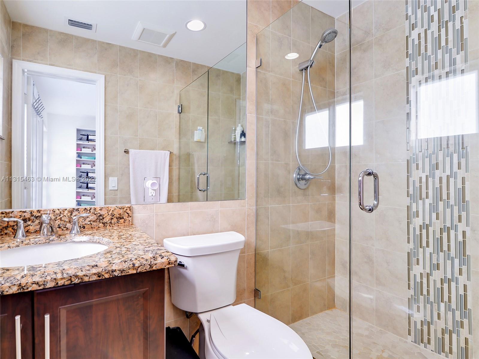 See details / 2807 sq. ft. $ 2022-12-14 0 Photo