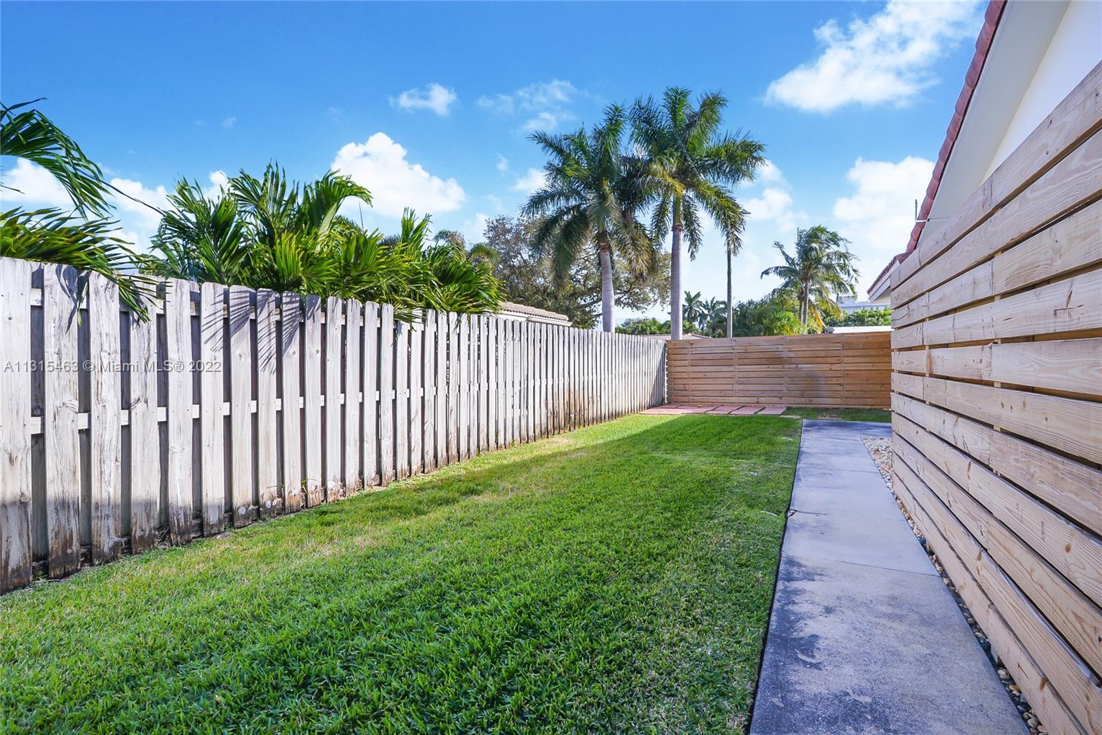 See details / 2807 sq. ft. $ 2022-12-14 0 Photo