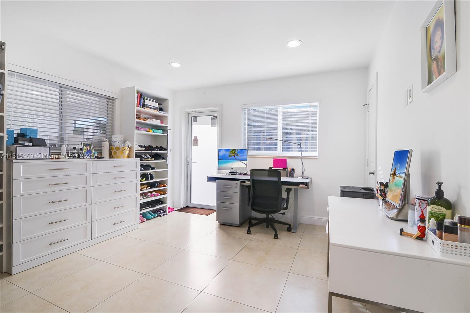 See details / 2807 sq. ft. $ 2022-12-14 0 Photo