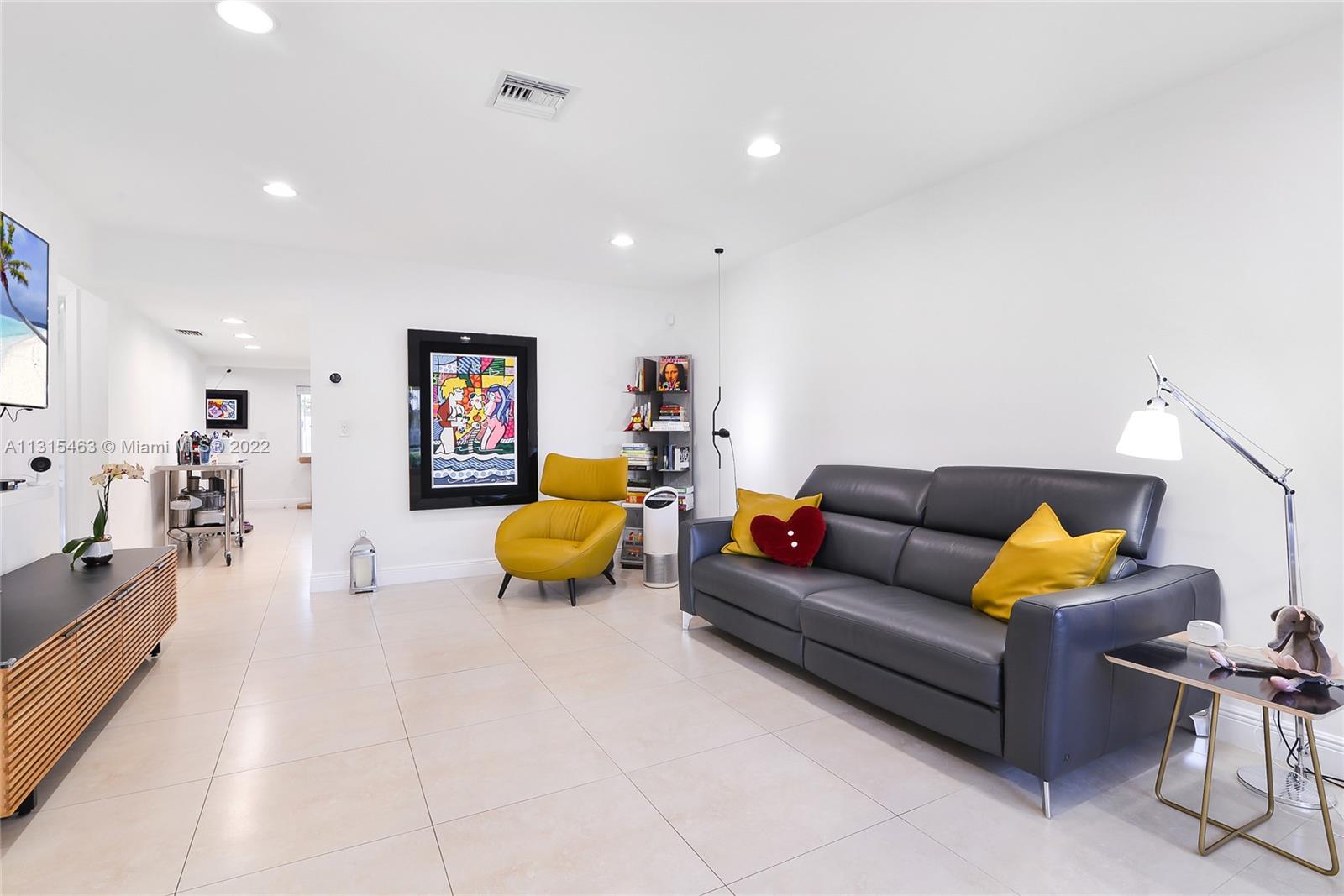 See details / 2807 sq. ft. $ 2022-12-14 0 Photo