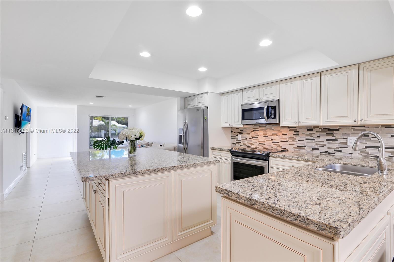 See details / 2807 sq. ft. $ 2022-12-14 0 Photo