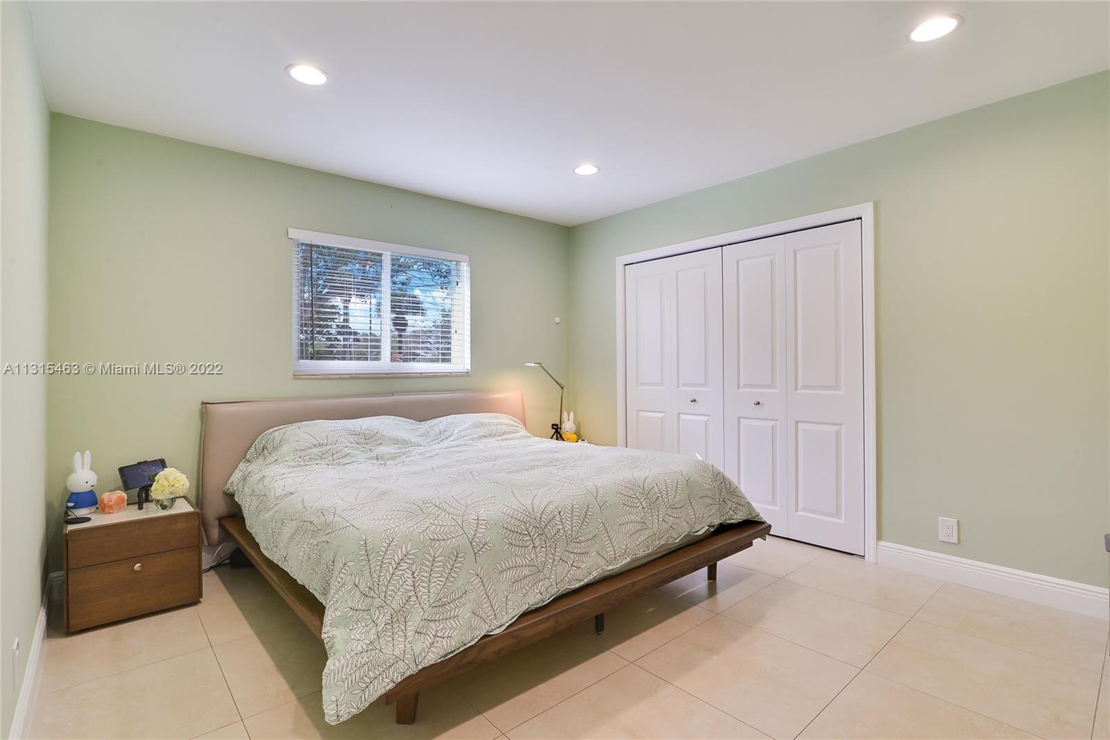 See details / 2807 sq. ft. $ 2022-12-14 0 Photo