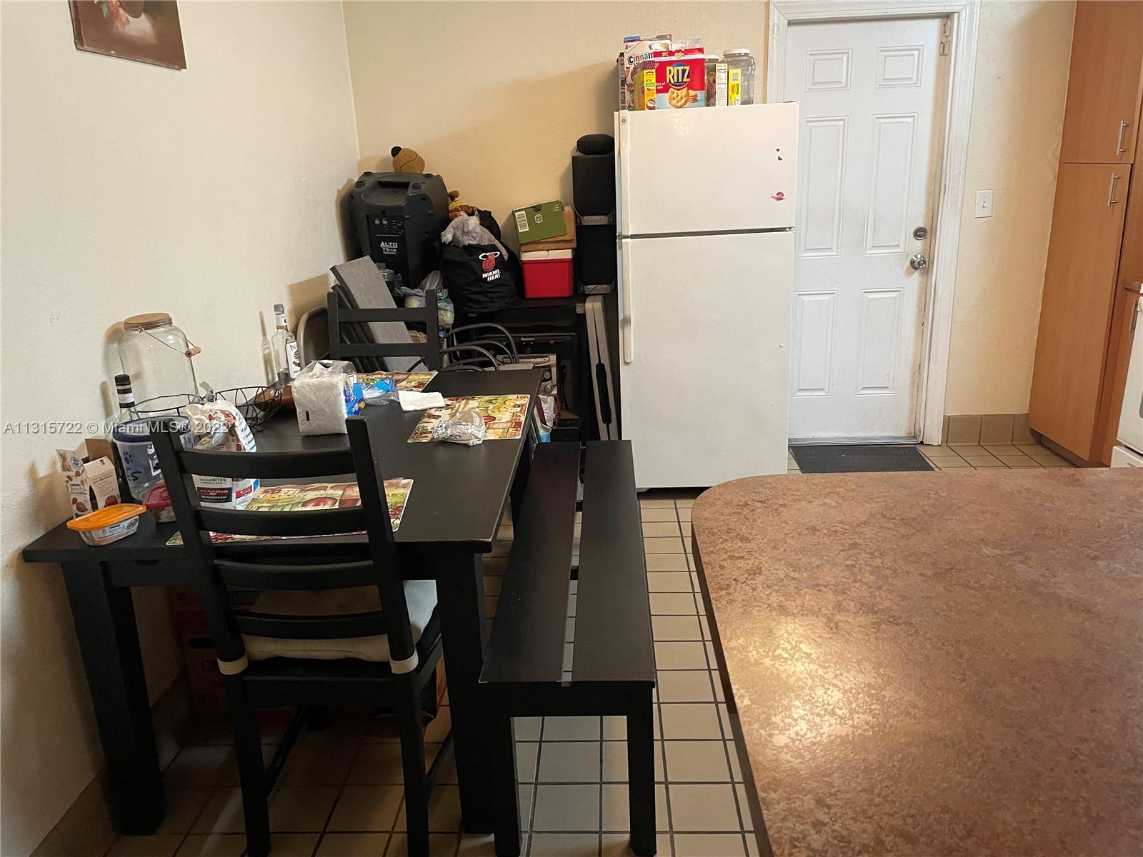 See details / 1911 sq. ft. $ 2022-12-14 0 Photo