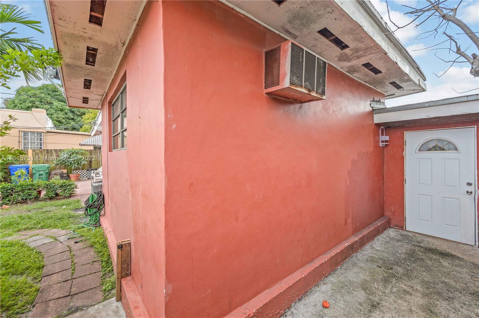See details / 1759 sq. ft. $ 2022-12-14 0 Photo