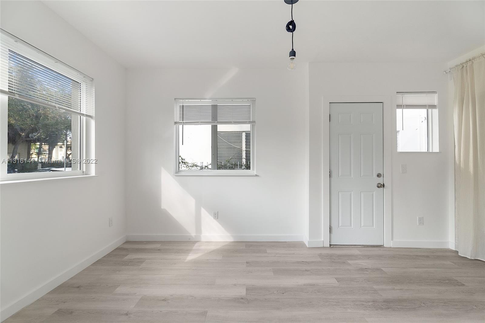 See details / 8878 sq. ft. $ 2022-12-15 0 Photo