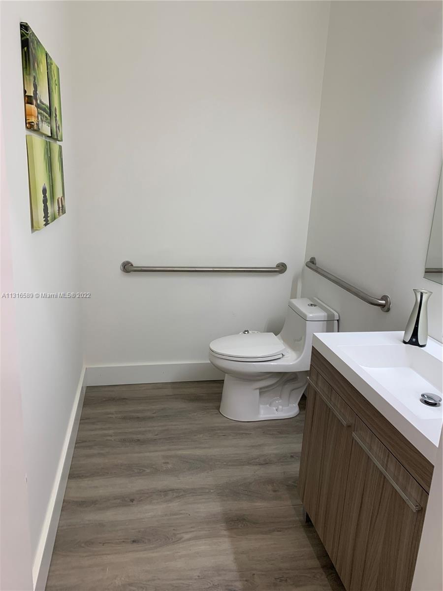 See details B16 / sq. ft. $ 2022-12-16 0 Photo