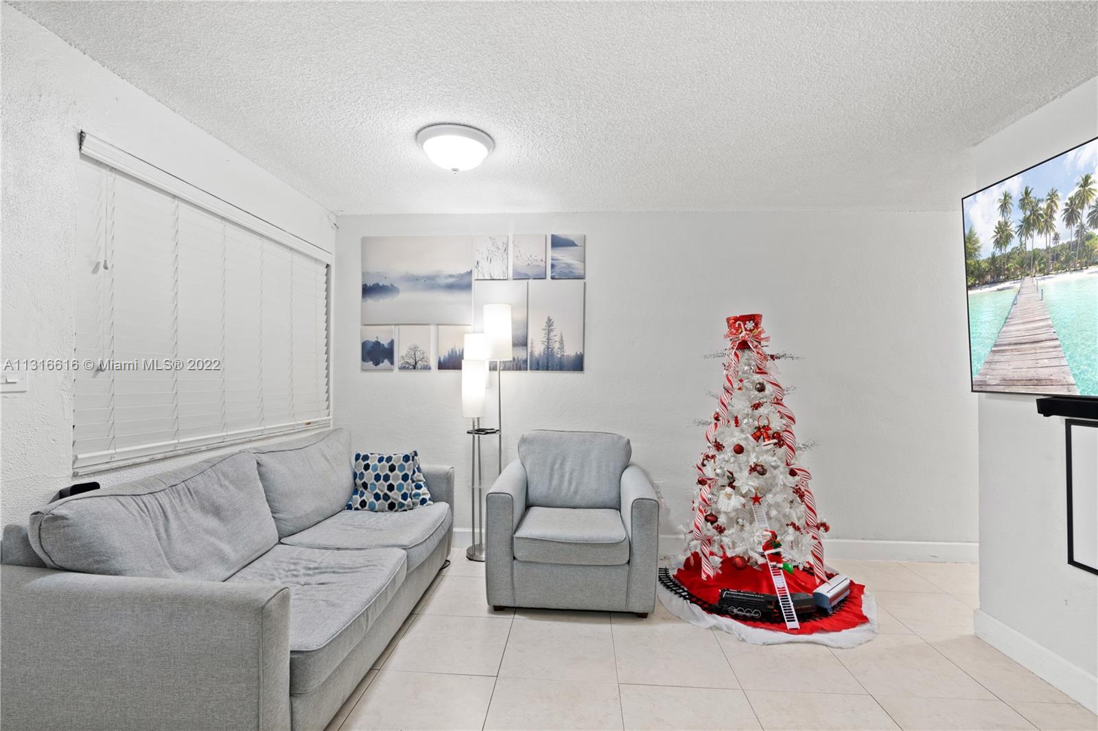 See details / 2415 sq. ft. $ 2022-12-16 0 Photo