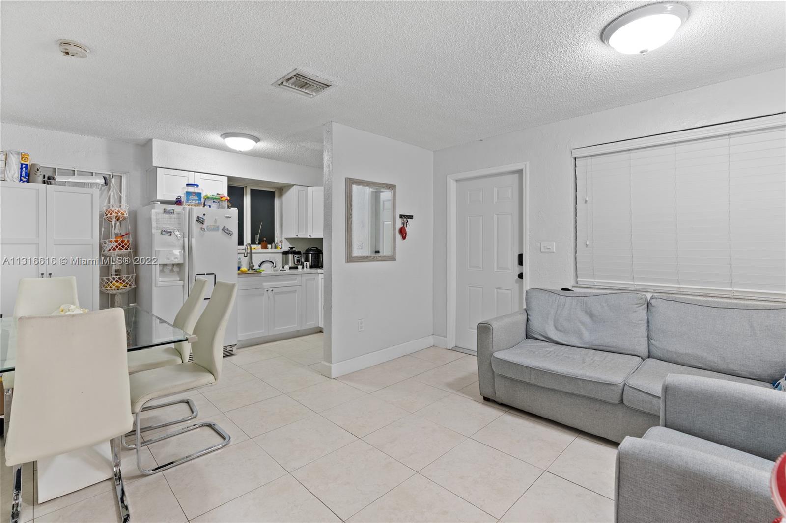 See details / 2415 sq. ft. $ 2022-12-16 0 Photo