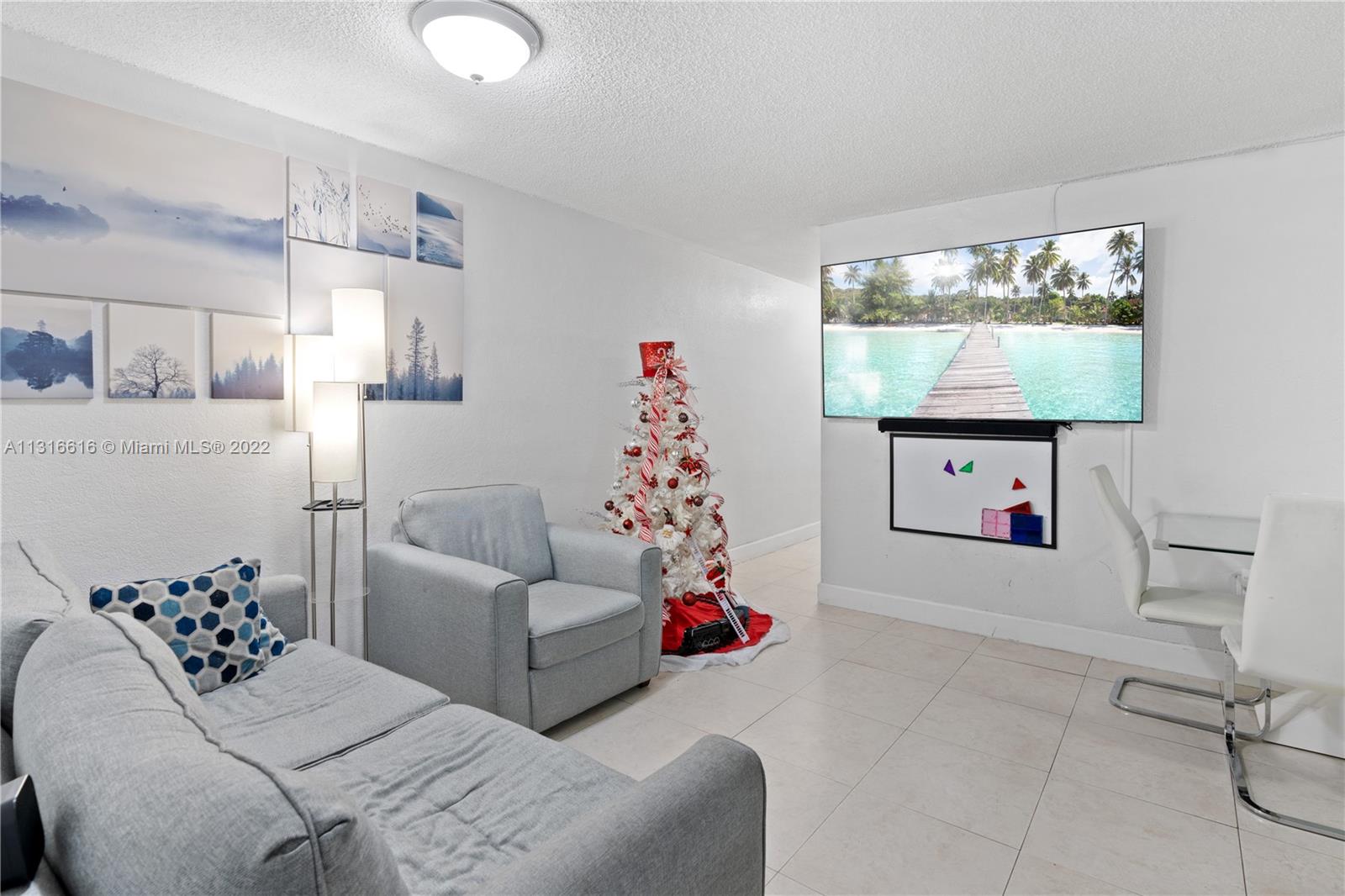 See details / 2415 sq. ft. $ 2022-12-16 0 Photo