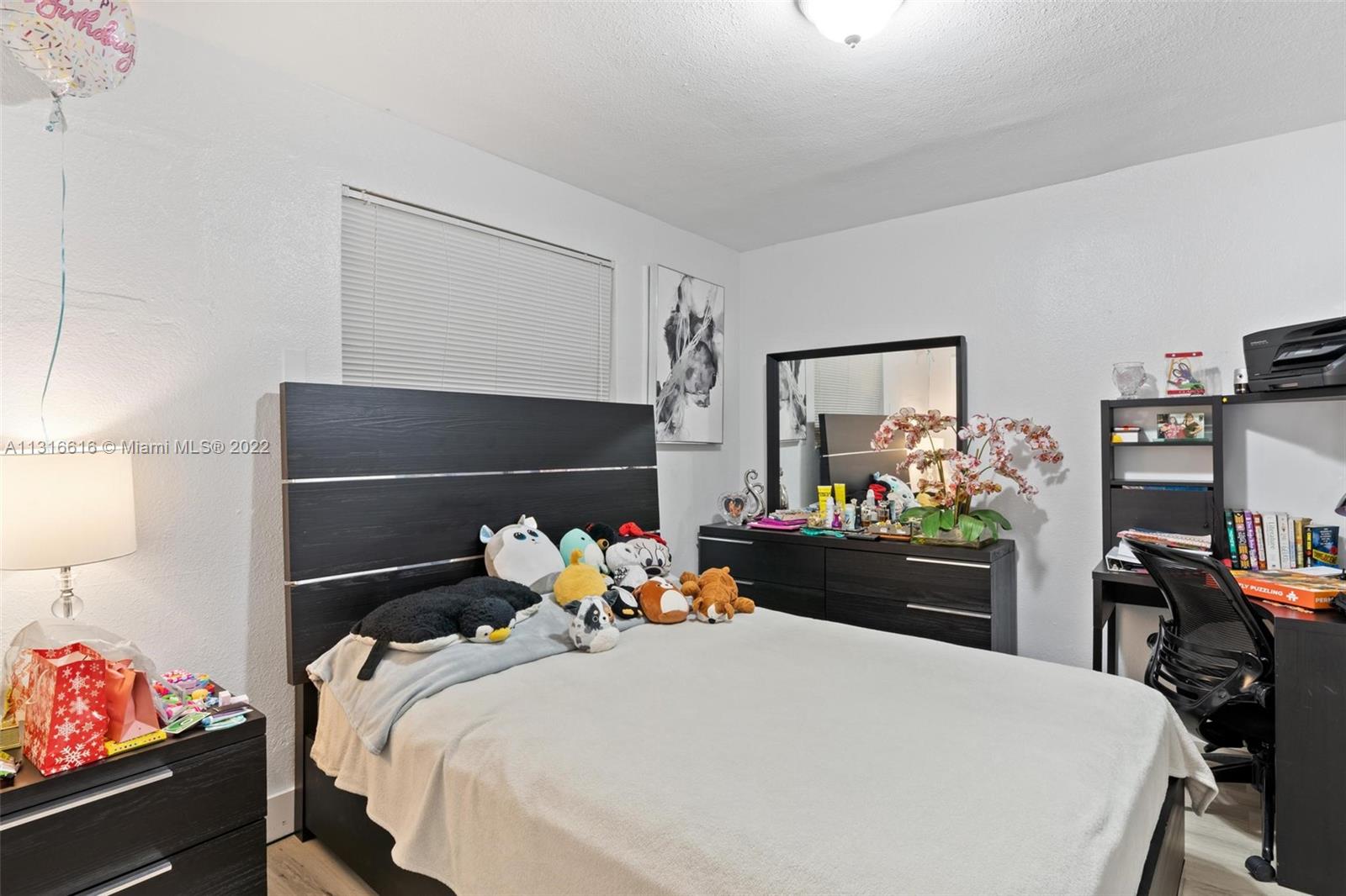 See details / 2415 sq. ft. $ 2022-12-16 0 Photo