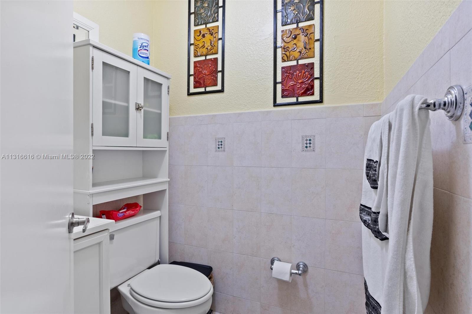 See details / 2415 sq. ft. $ 2022-12-16 0 Photo