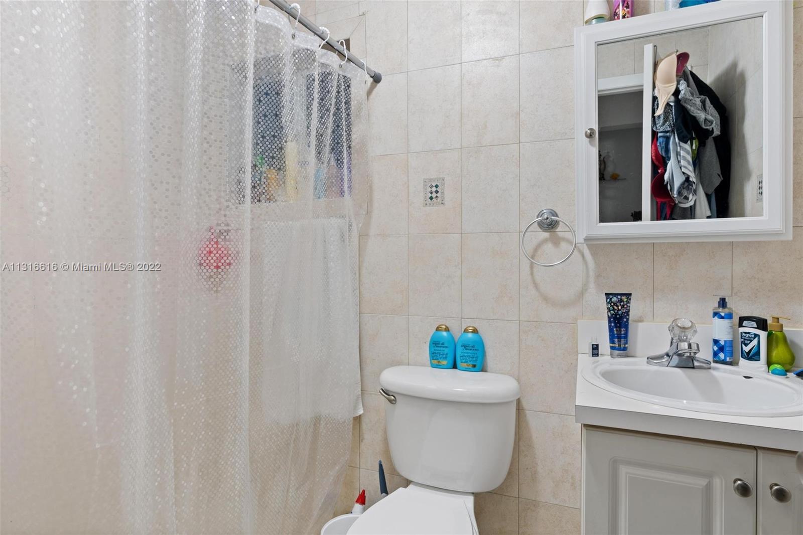 See details / 2415 sq. ft. $ 2022-12-16 0 Photo