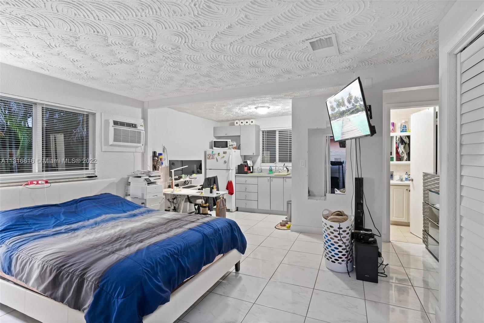 See details / 2415 sq. ft. $ 2022-12-16 0 Photo