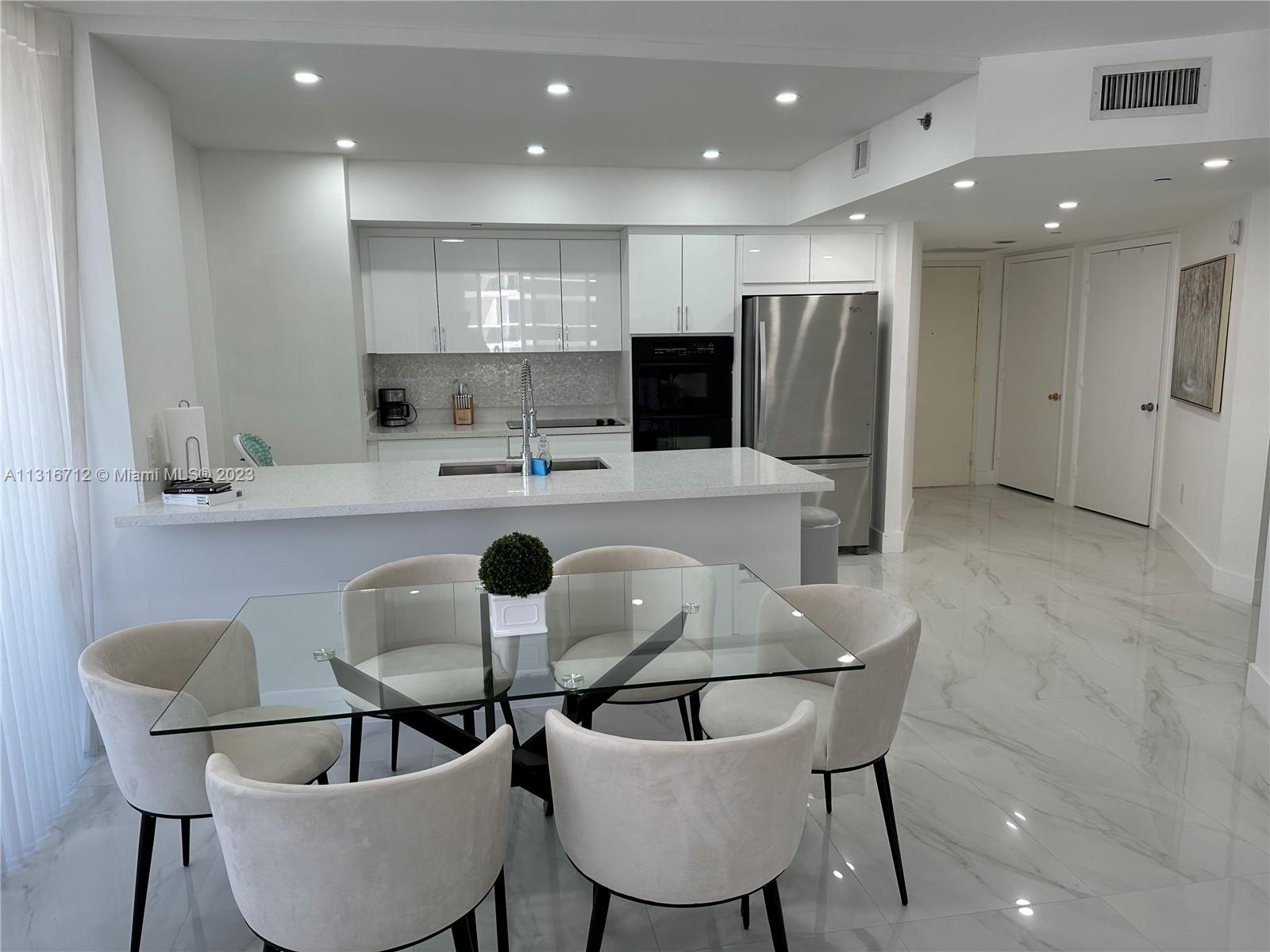 Ver detalles 2406 2 / 2 1458 sq. ft. $ 2022-12-16 0 foto