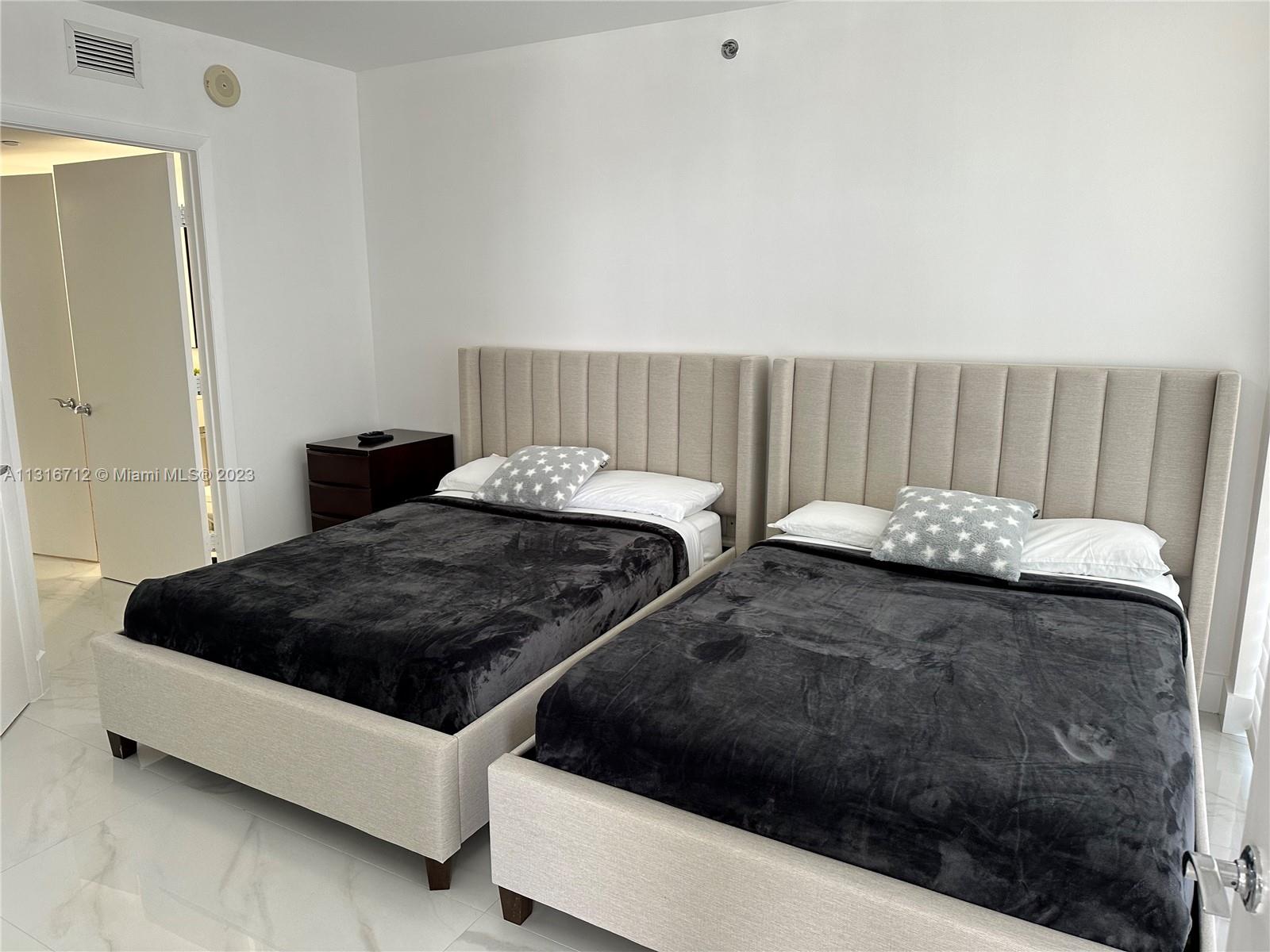 Ver detalles 2406 2 / 2 1458 sq. ft. $ 2022-12-16 0 foto