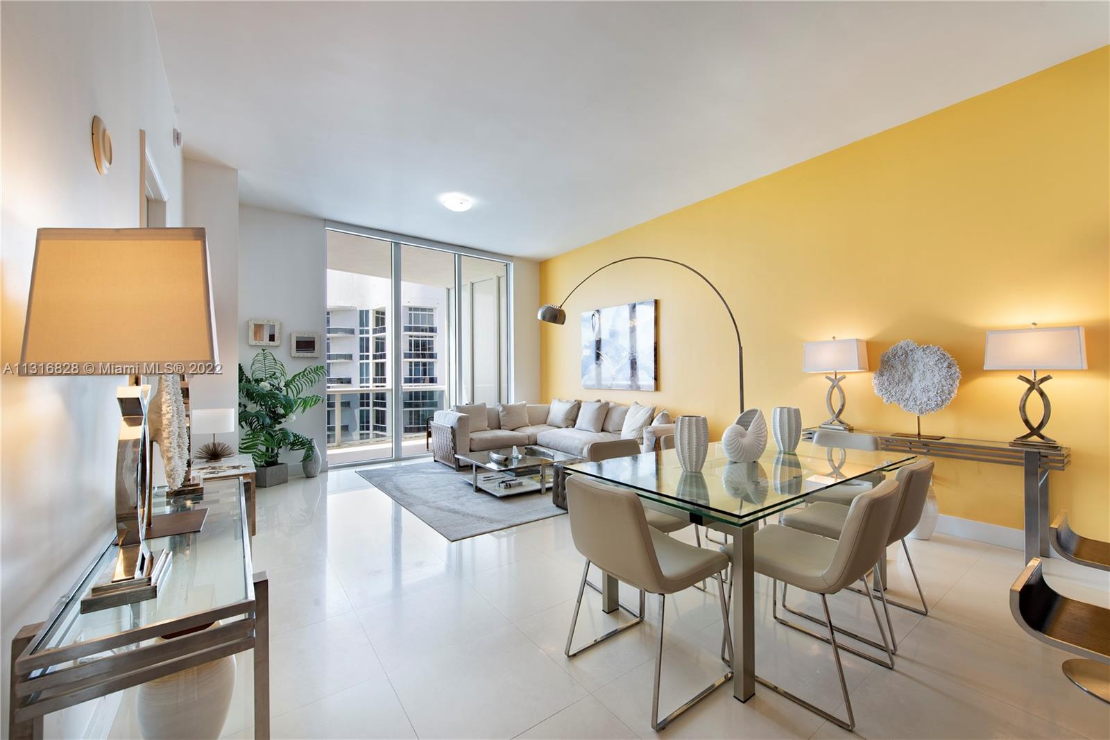 Ver detalles 4102 3 / 4 1979 sq. ft. $ 2022-12-17 0 foto