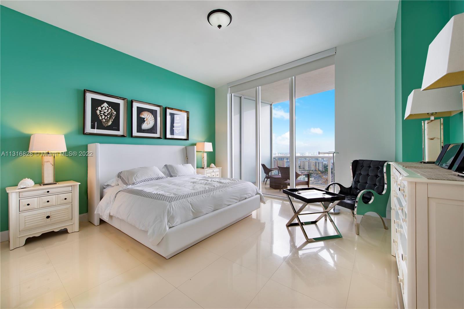 Ver detalles 4102 3 / 4 1979 sq. ft. $ 2022-12-17 0 foto