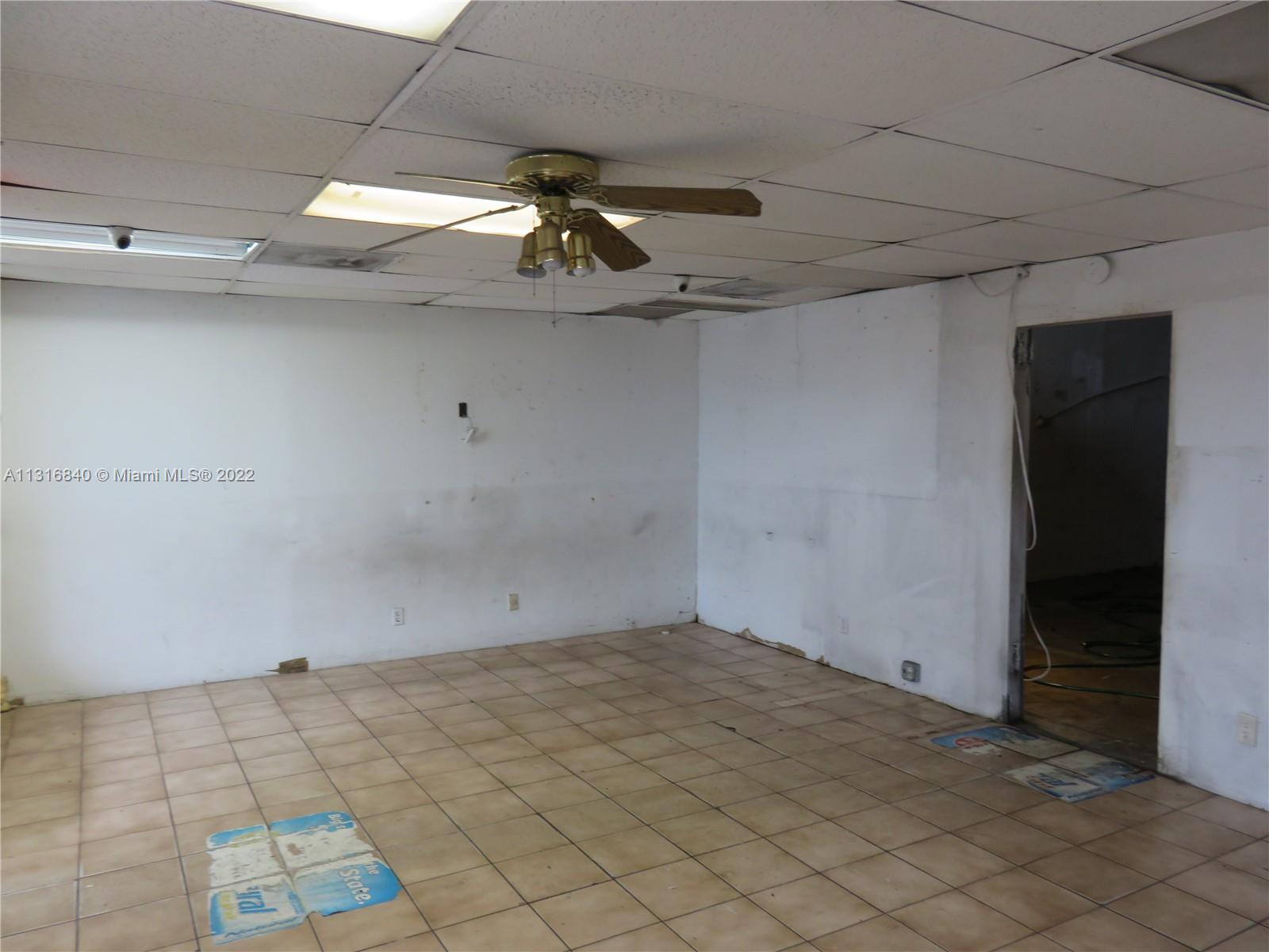 See details B / sq. ft. $ 2022-12-17 0 Photo