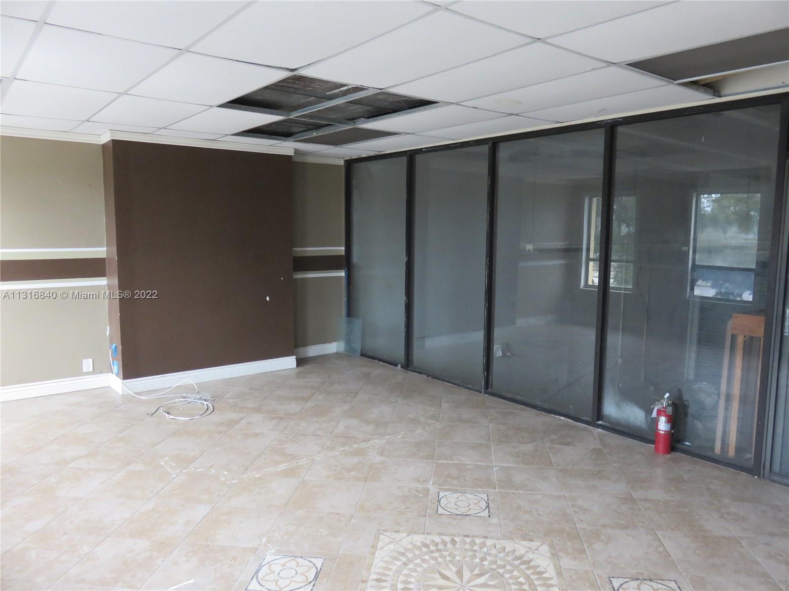 See details B / sq. ft. $ 2022-12-17 0 Photo