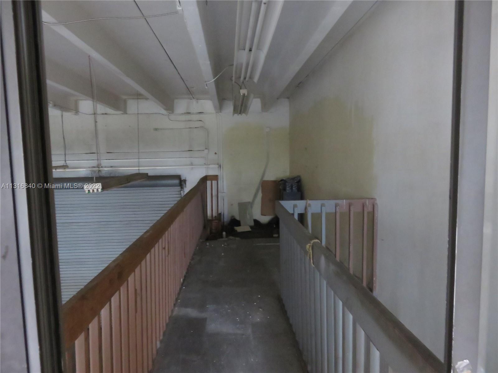 See details B / sq. ft. $ 2022-12-17 0 Photo