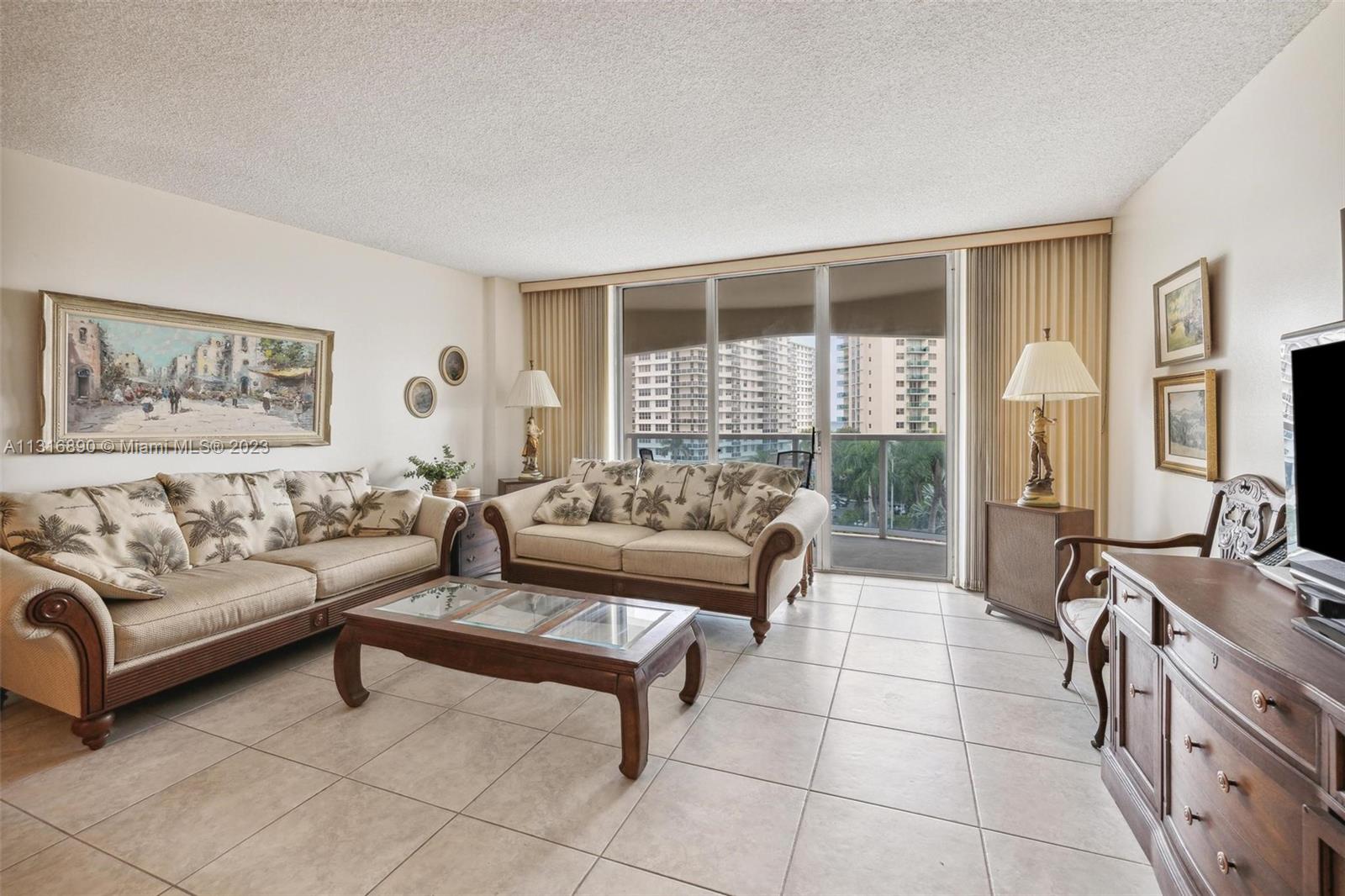 Photo of 3800 Ocean Dr #516, Hollywood, Florida, 33019 - Sliding doors let in lot's of light