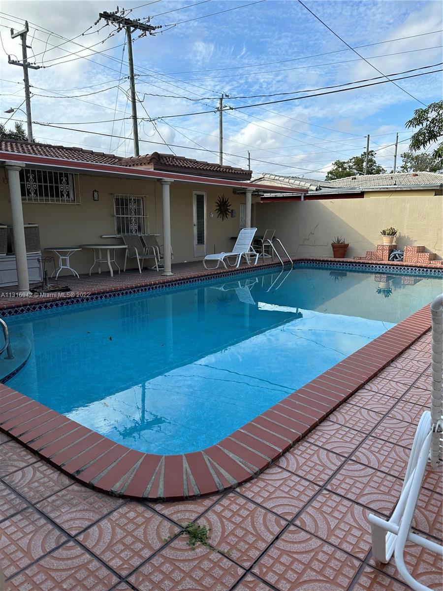 See details / 2893 sq. ft. $ 2022-12-17 0 Photo