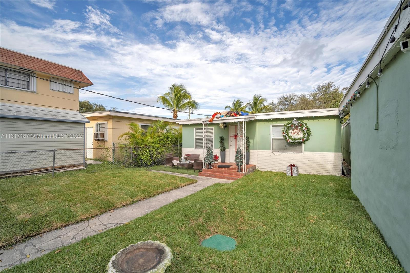 See details / 2054 sq. ft. $ 2022-12-26 0 Photo