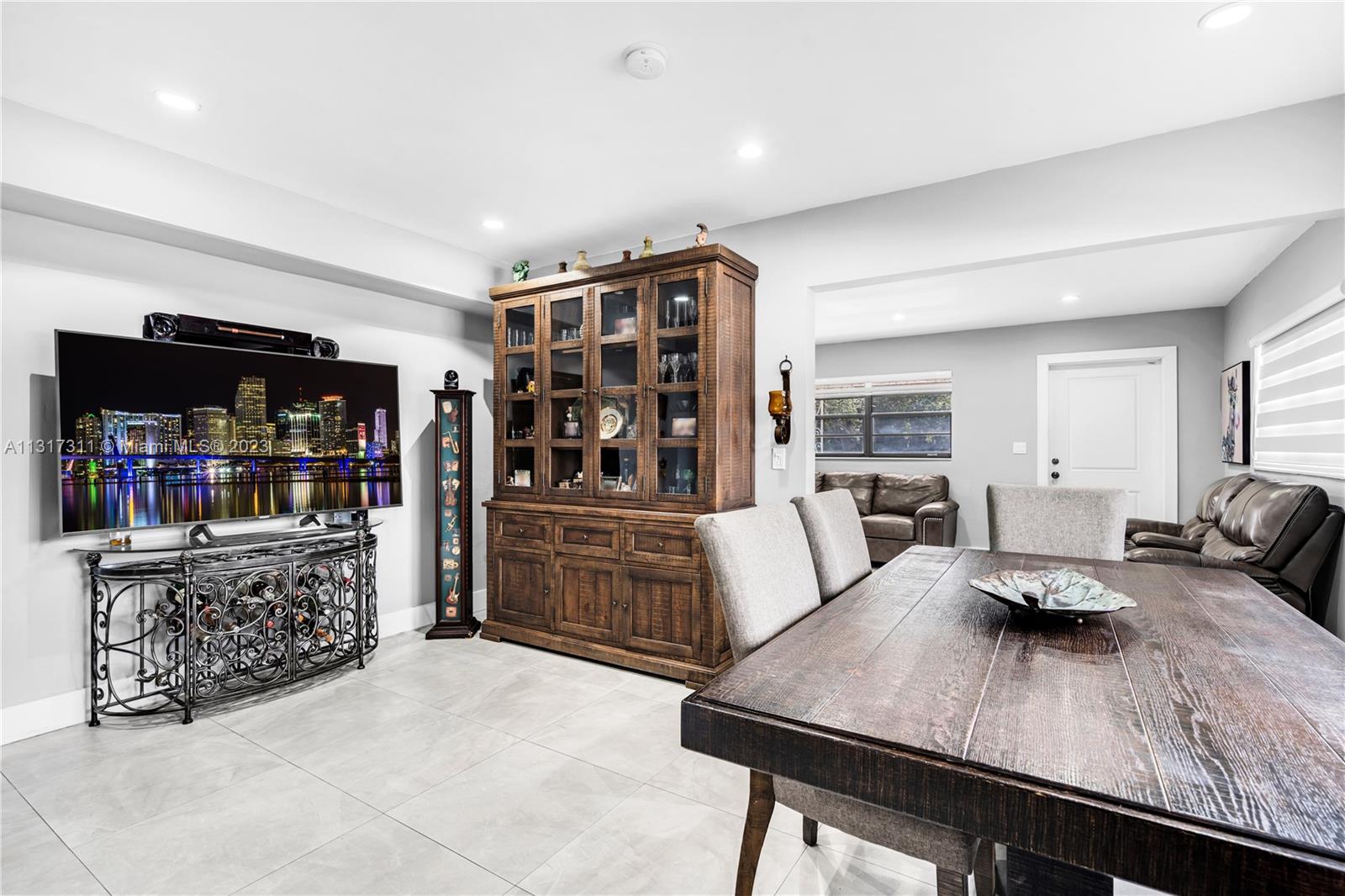See details / 2078 sq. ft. $ 2022-12-19 0 Photo