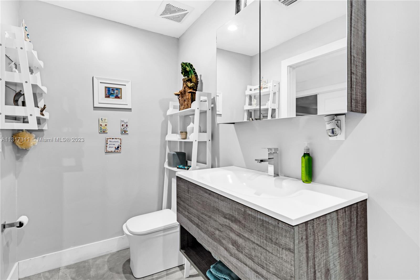 See details / 2078 sq. ft. $ 2022-12-19 0 Photo
