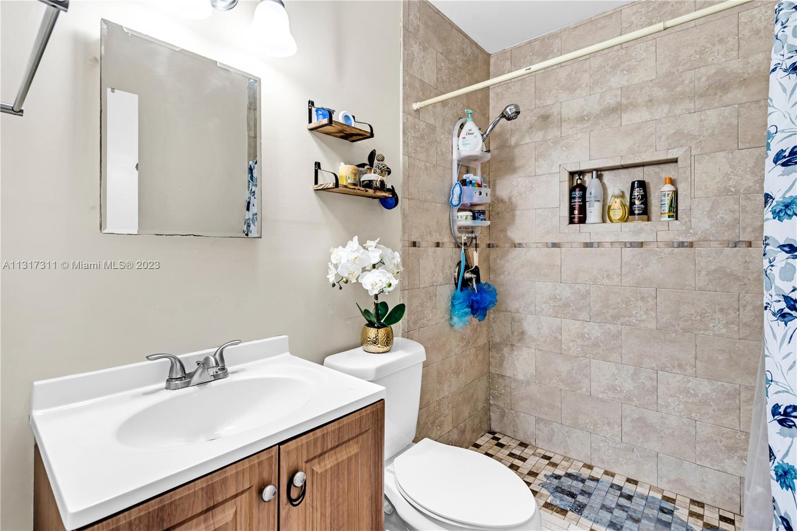 See details / 2078 sq. ft. $ 2022-12-19 0 Photo