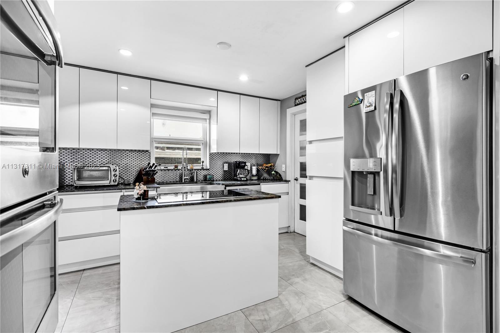See details / 2078 sq. ft. $ 2022-12-19 0 Photo