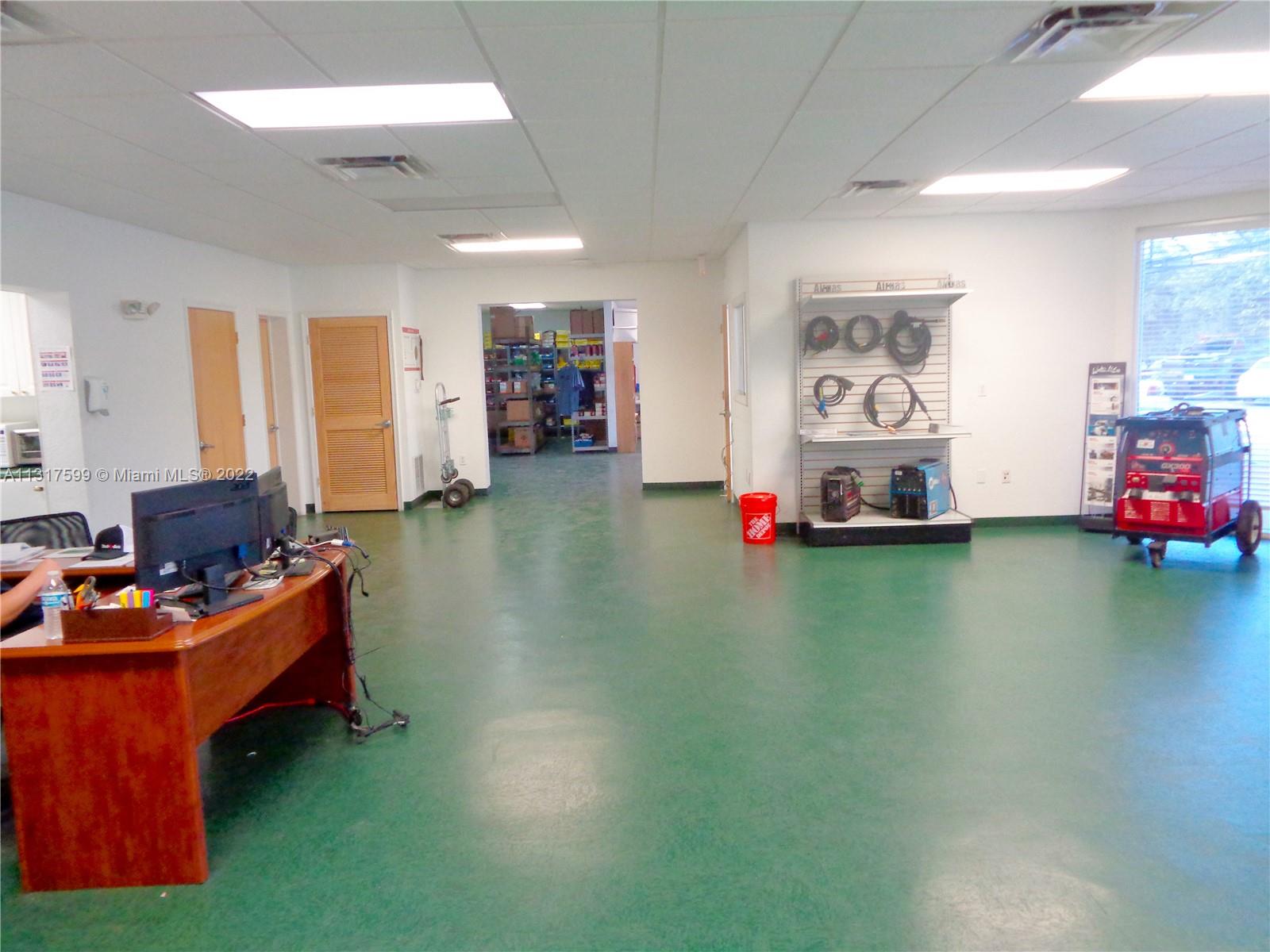 See details / sq. ft. $ 2022-12-20 0 Photo