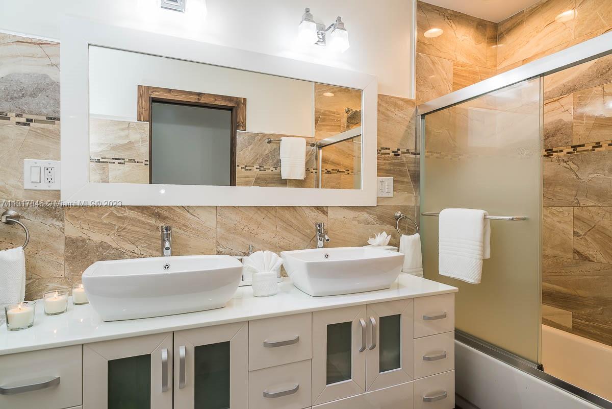 See details / 5608 sq. ft. $ 2022-12-20 0 Photo