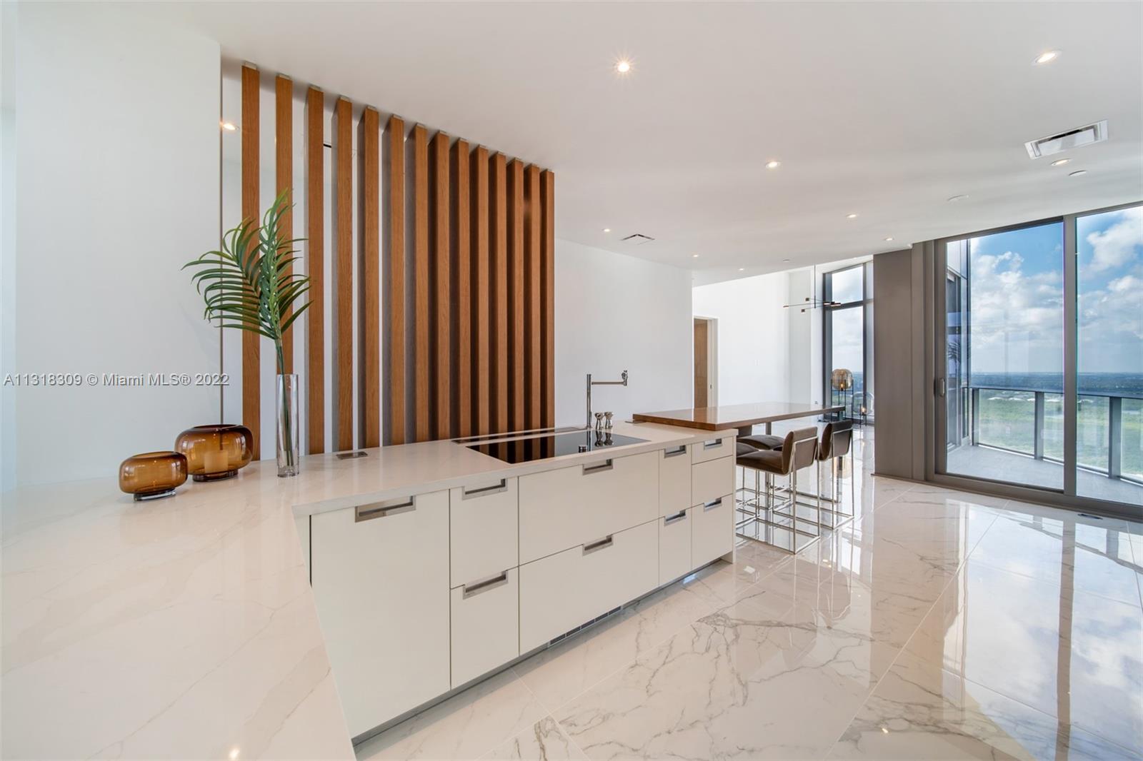 Ver detalles 4701 3 / 5 2688 sq. ft. $ 2022-12-21 0 foto