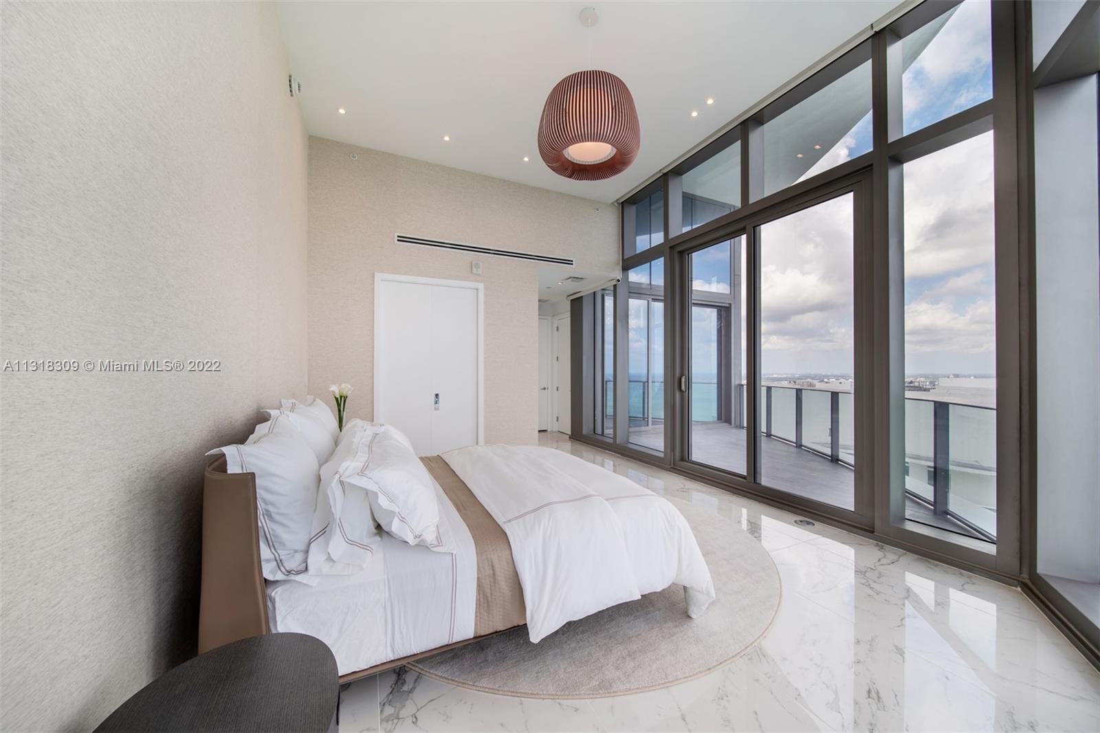 Ver detalles 4701 3 / 5 2688 sq. ft. $ 2022-12-21 0 foto
