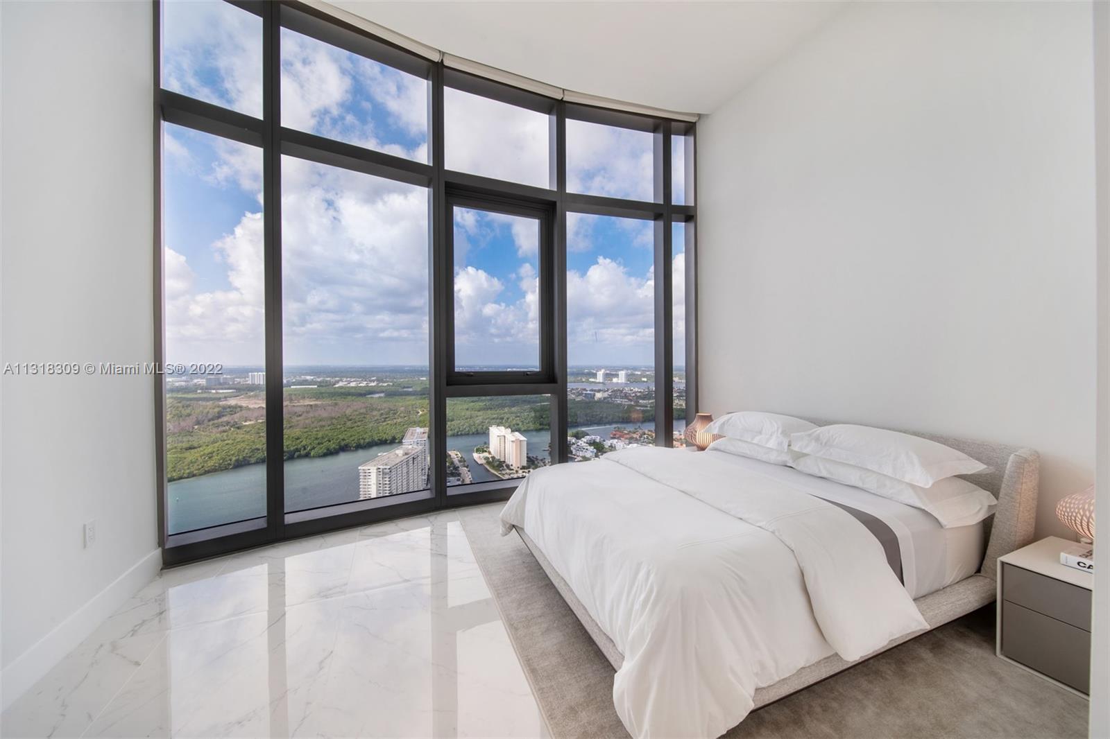 Ver detalles 4701 3 / 5 2688 sq. ft. $ 2022-12-21 0 foto