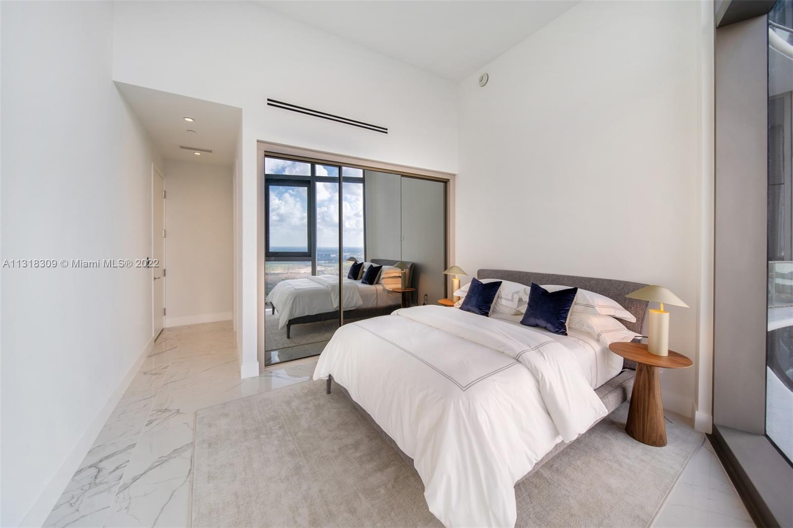 Ver detalles 4701 3 / 5 2688 sq. ft. $ 2022-12-21 0 foto