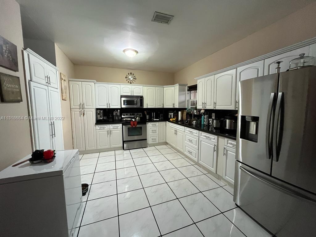 See details / 2903 sq. ft. $ 2022-12-22 0 Photo