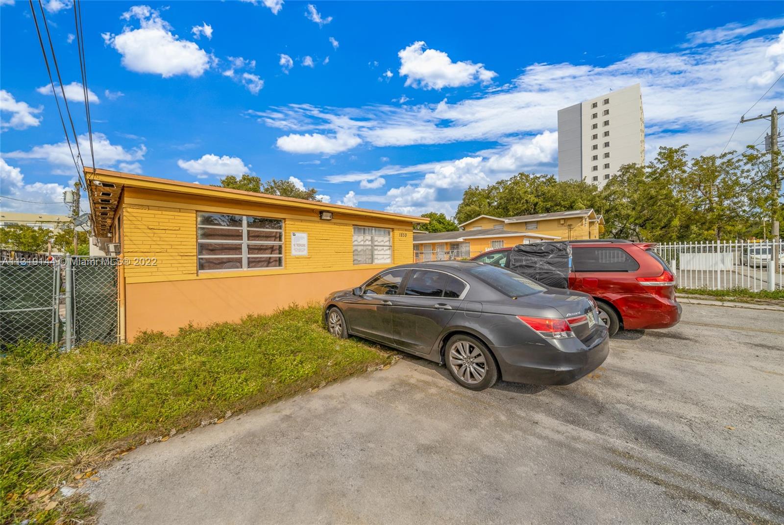See details / 2450 sq. ft. $ 2023-01-04 0 Photo