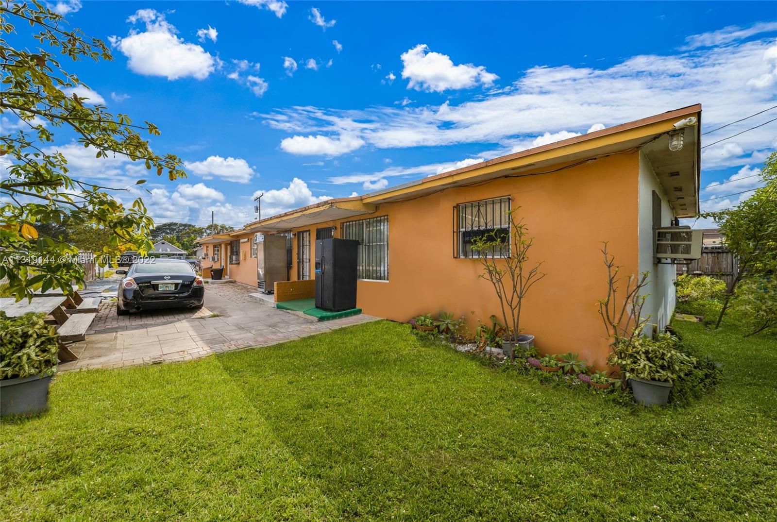 See details / 2450 sq. ft. $ 2023-01-04 0 Photo